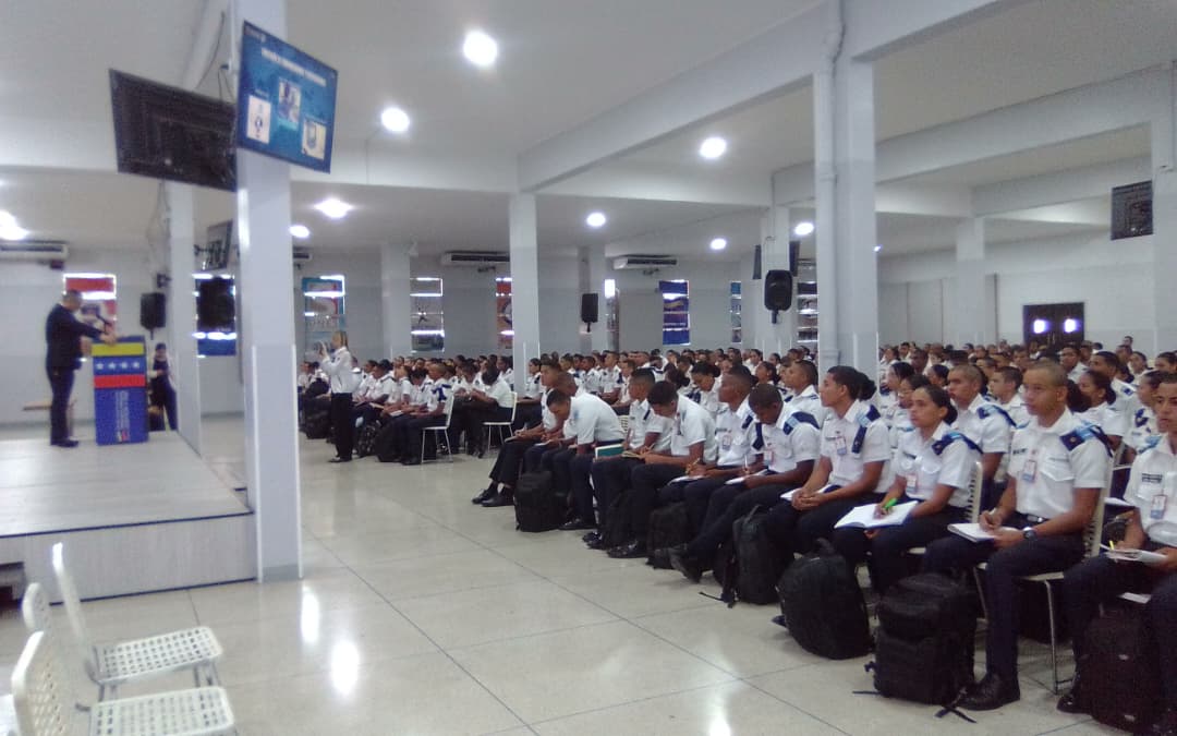 UNES Realiza Ponencia sobre INTERPOL y Delitos Transnacionales